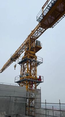 7015 STT200 10t Carga máxima Máquina de torre de segunda mão L68B2 Secção de mastro